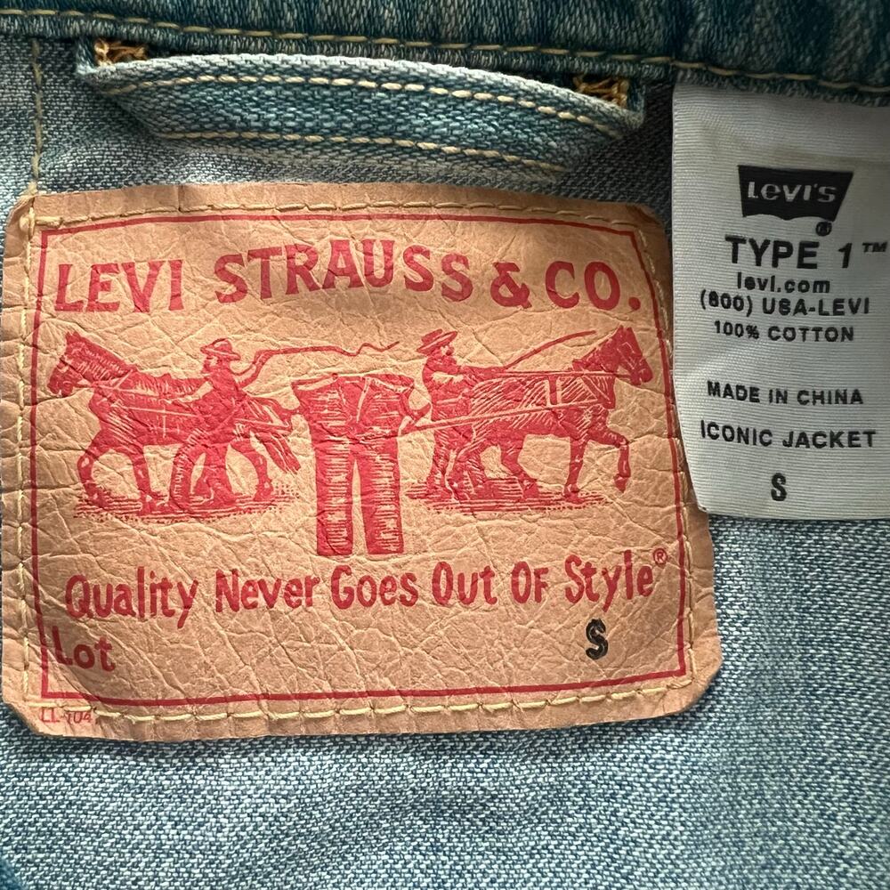 Vintage Levi’s 2004 Women’s 100% Cotton Jean Jacket SZ SM Type 1 Blue Fade - Picture 3 of 15